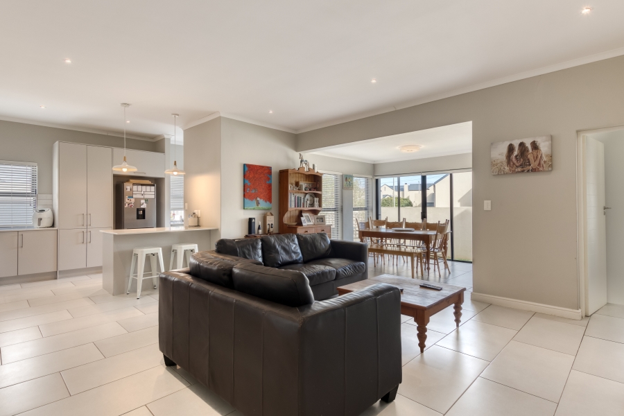 3 Bedroom Property for Sale in Aan de Wijnlanden Western Cape